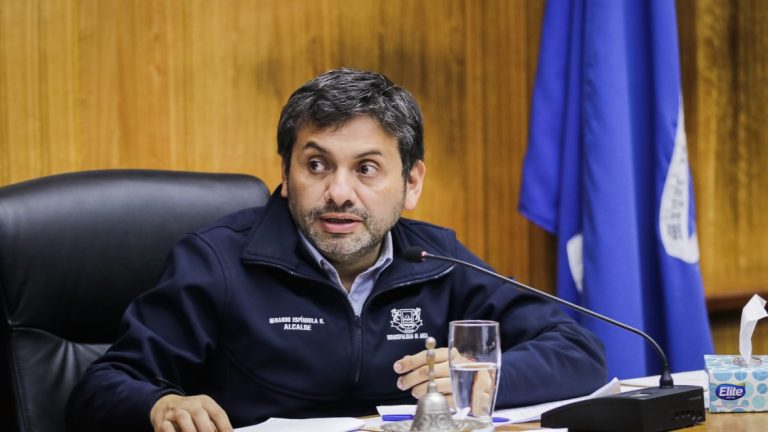 Alcalde de Arica dice a Tohá que su visita es «urgente»: Estamos sufriendo la presión de la crisis migratoria y del crimen organizado