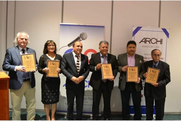 ARCHI  ENTREGO RECONOCIMIENTOS  EN LA CELEBRACION DEL  CENTENARIO DE LA RADIO EN CHILE.