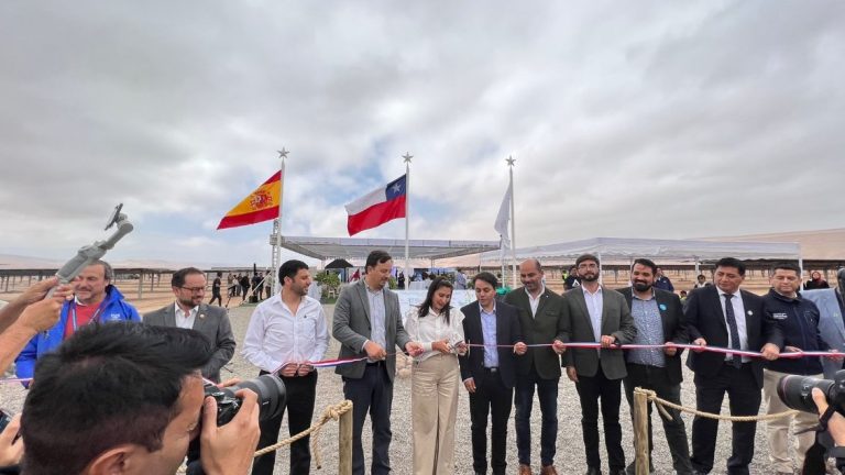 Inauguran planta solar en Región de Arica y Parinacota: Beneficiará a casi ocho mil hogares