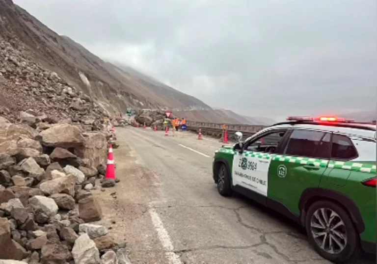 Carabineros reporta otro derrumbe en la Cuesta Chinchorro: 200 vehículos están varados