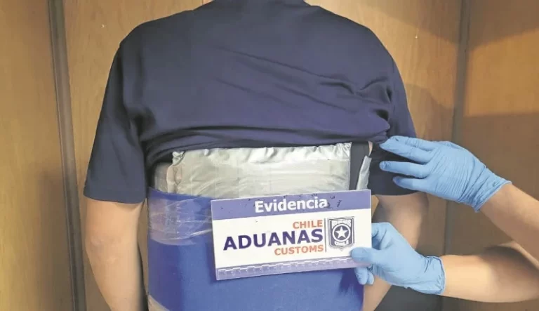 Chacalluta: En equipajes ocultaban 8,5 kilos de cocaína y 697 pastillas de clonazepam-diazepam